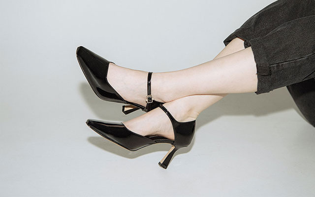 monty enamel heel_ black
