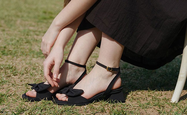 coco ribbon strap sandal