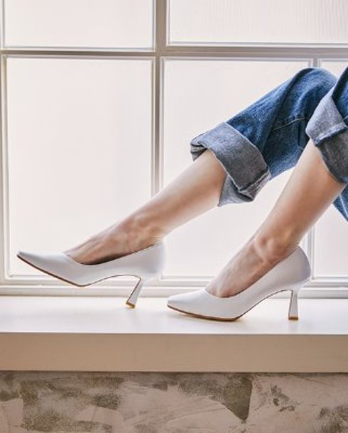 classic stiletto heel_ white