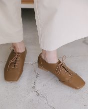 main lace up loafer